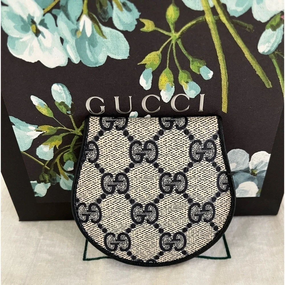 RARE Gucci Supreme Coin Holder Purse EUC Authenticity Guarantee